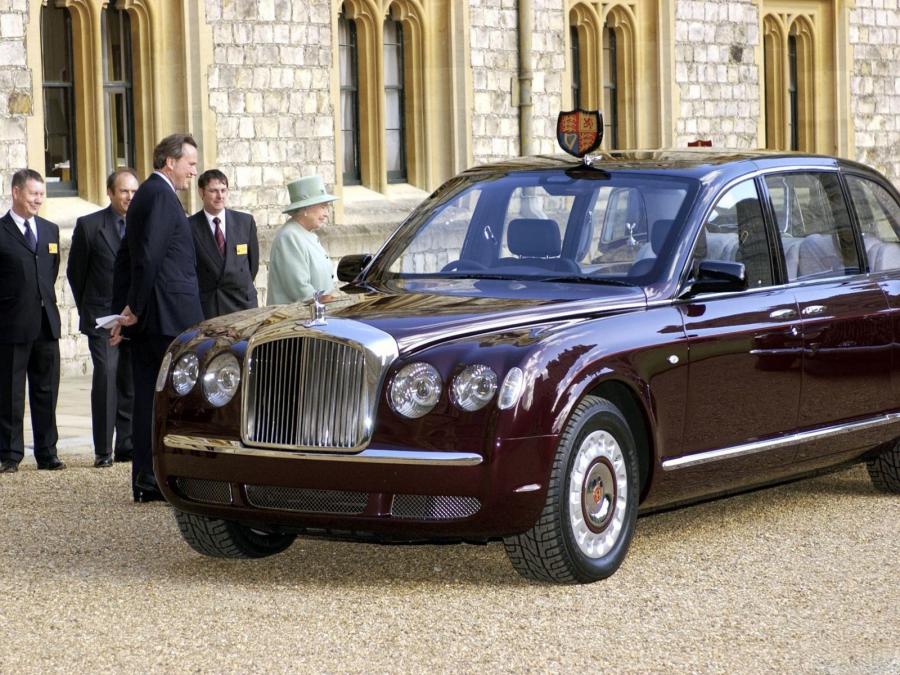  Bentley State Limousine 2002 года  (фото 6 из 9)